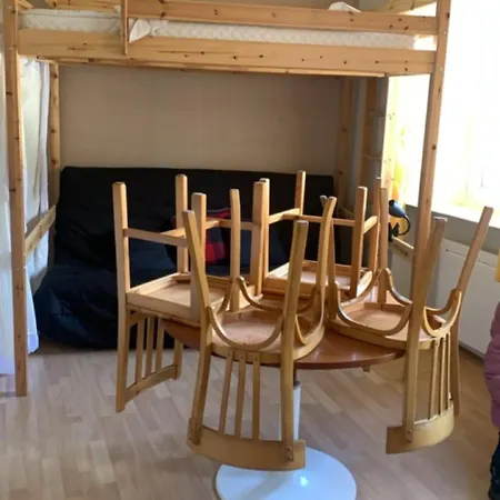 A Proximite Des Telecabines Et En Face Du Parc Des Thermes